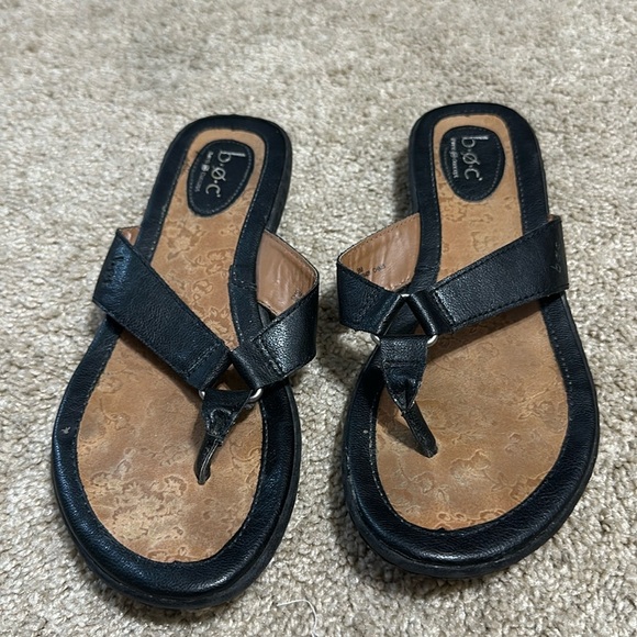 BOC Women's 9 Black Leatger Thong Flip Flops Sandals - Picture 1 of 5